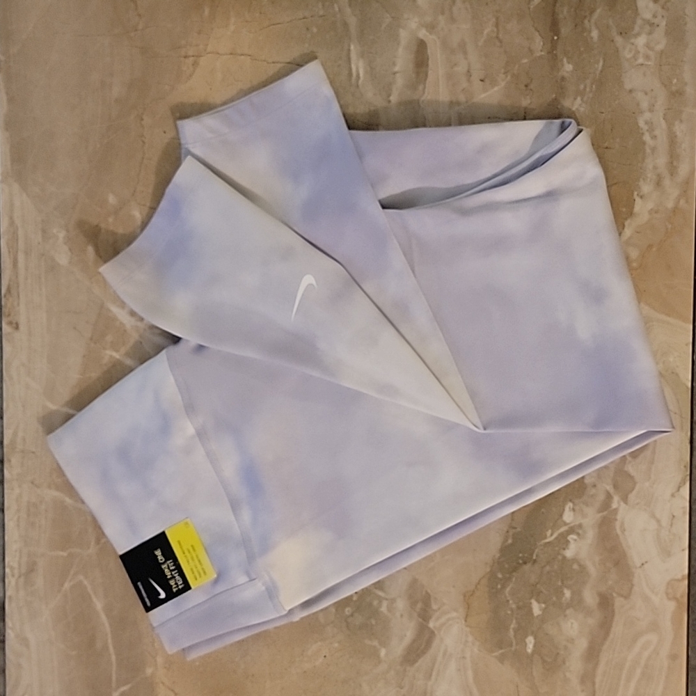 Nike New Dri-Fit Crop Leggings, Size L
